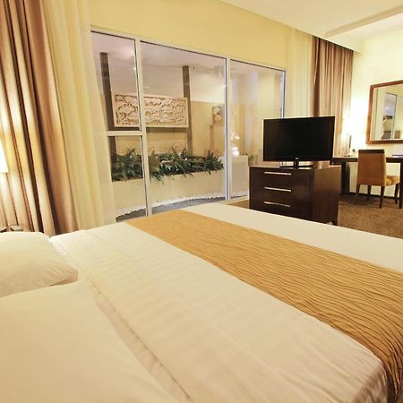 Batam Harmoni One Convention Hotel And Service Apartments חדר תמונה