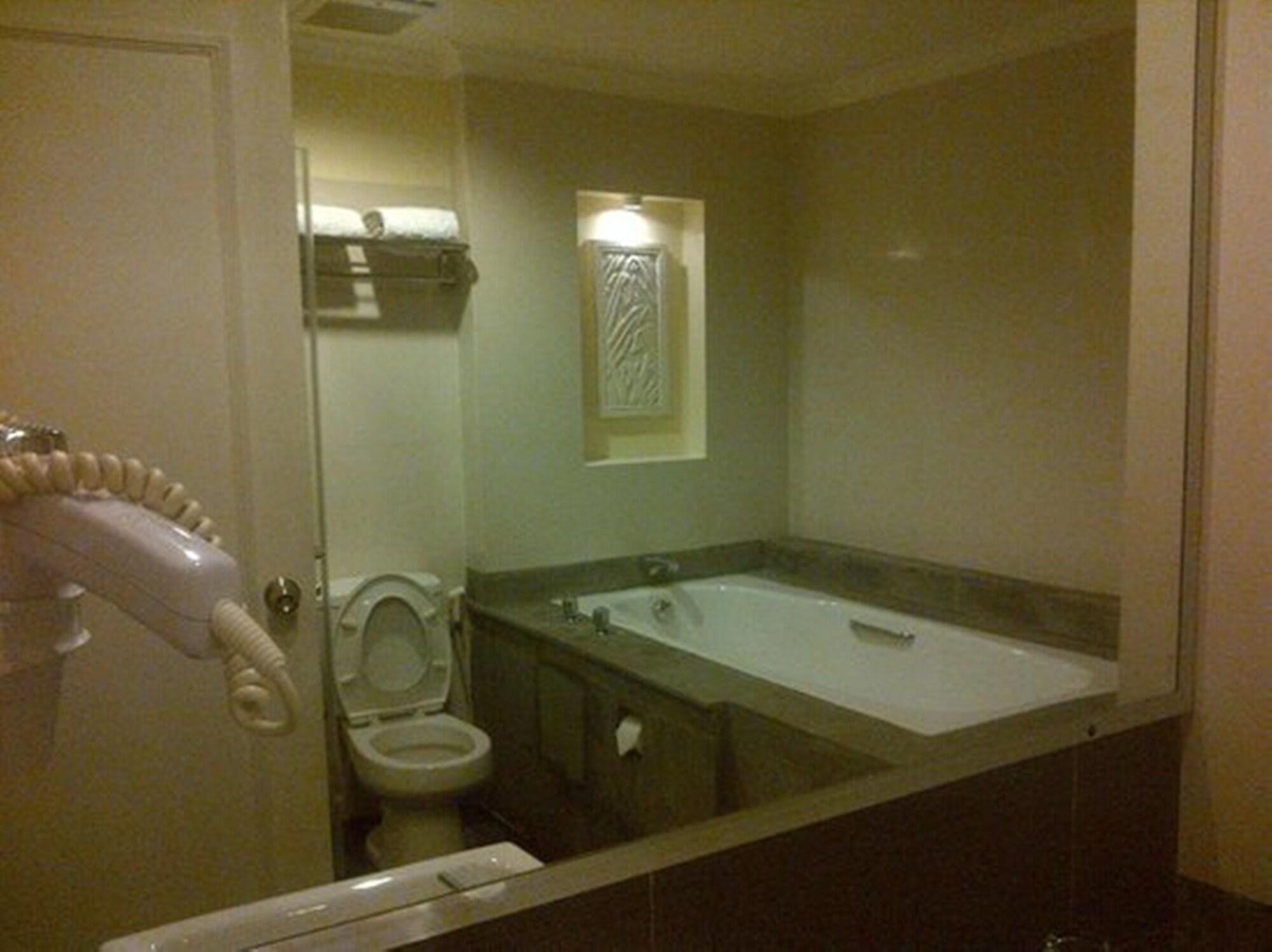 Batam Harmoni One Convention Hotel And Service Apartments מראה חיצוני תמונה