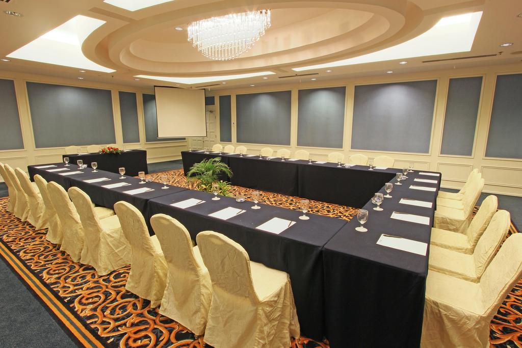 Batam Harmoni One Convention Hotel And Service Apartments מראה חיצוני תמונה