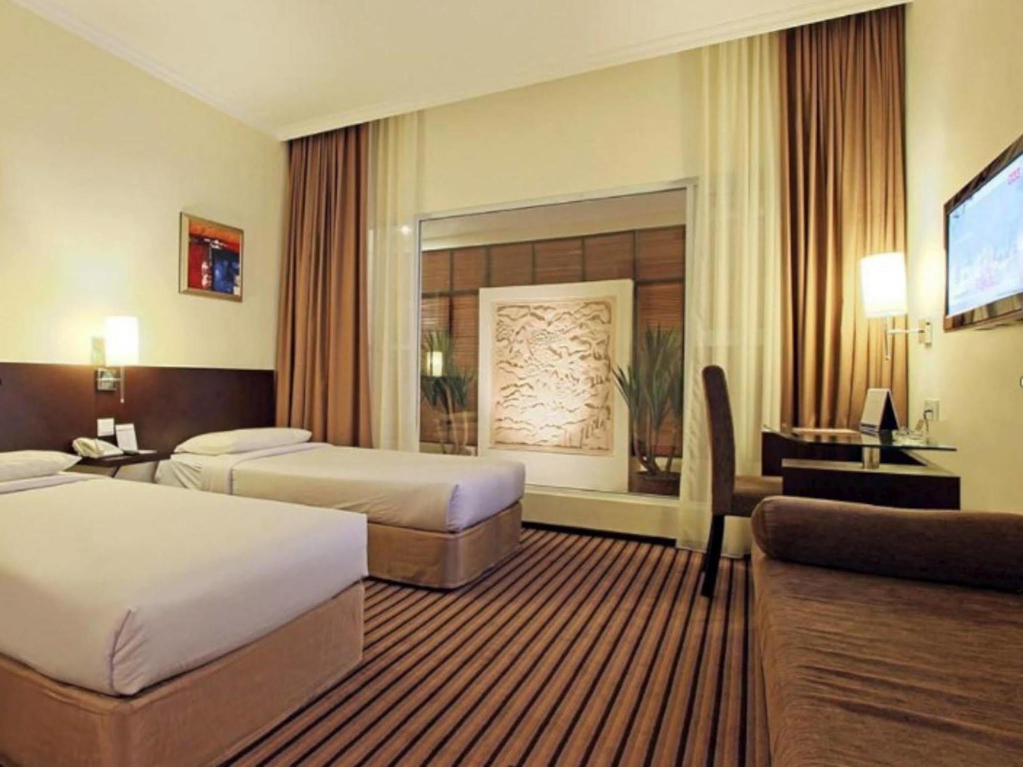 Batam Harmoni One Convention Hotel And Service Apartments מראה חיצוני תמונה