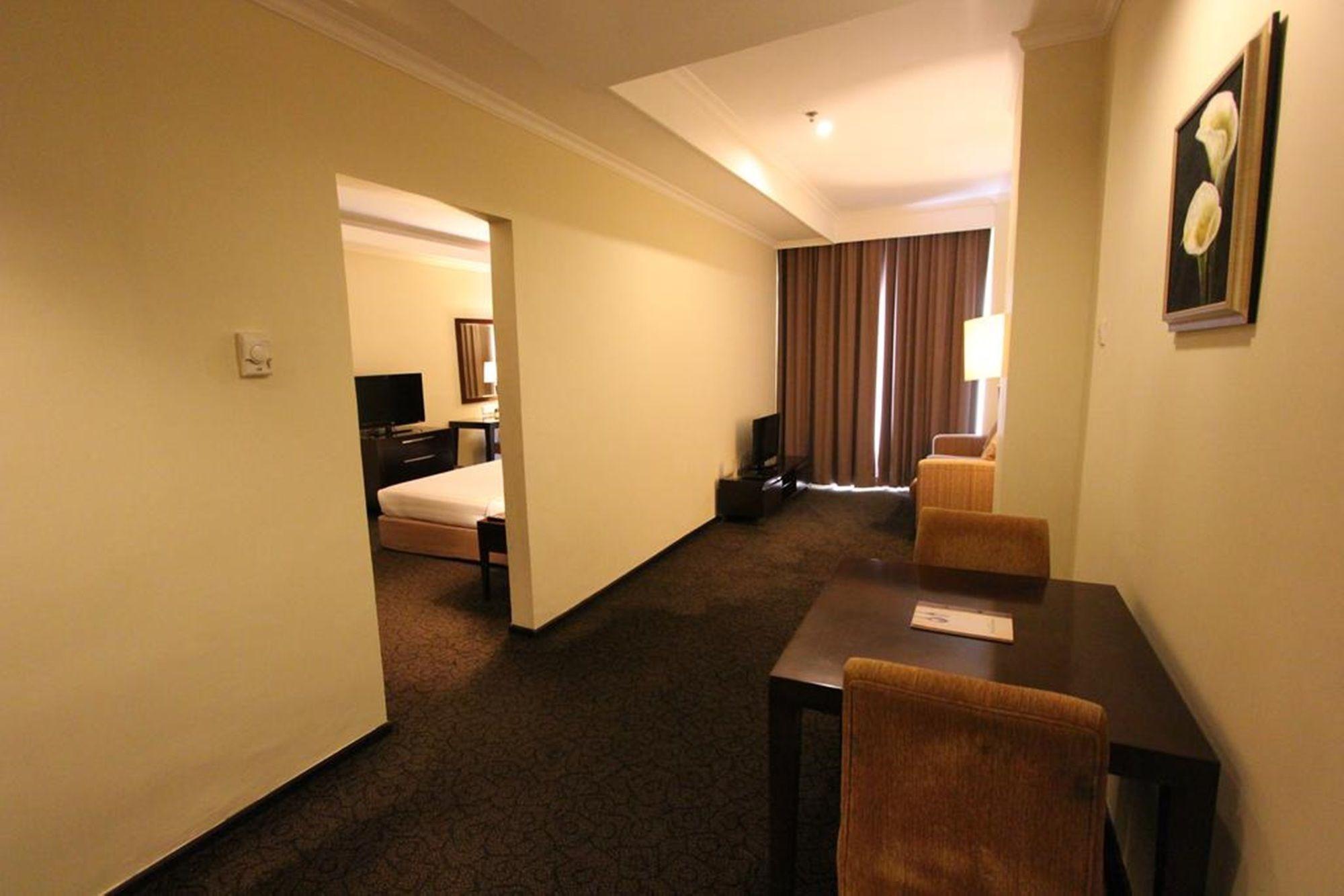 Batam Harmoni One Convention Hotel And Service Apartments מראה חיצוני תמונה